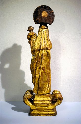 "Vierge à l'Enfant "  Sculpture en bois sculpté et doré